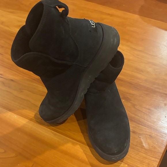 UGG Women's Classic Black Boots - Picture 3 of 5